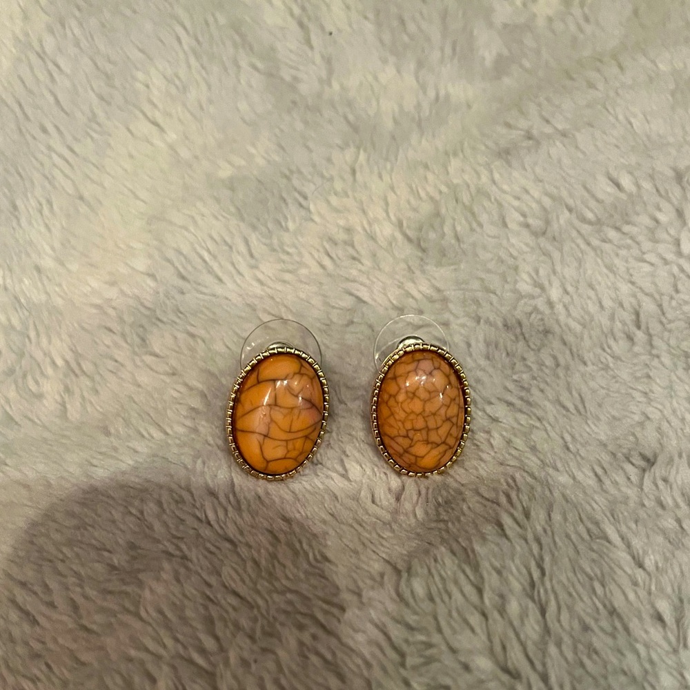 Ear stud